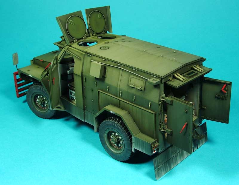 TQ-FV1611 4x4 Humber Pig MK2 Internal Security APC - 1/24th Scale KFS-148 (FV1611)