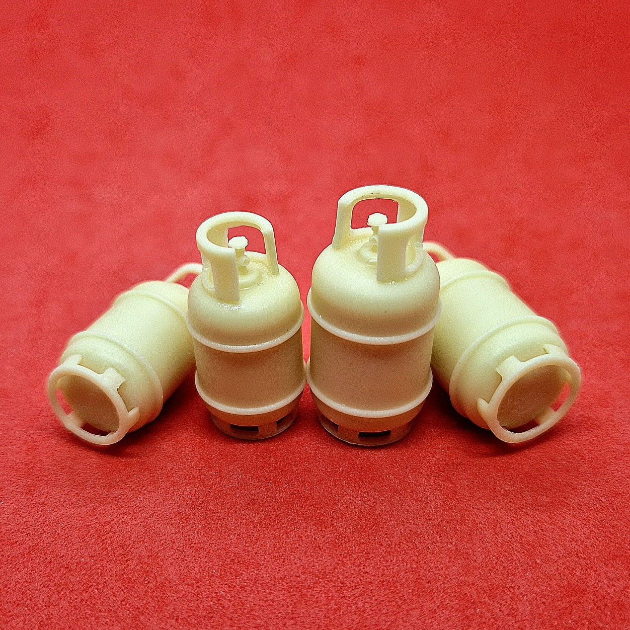 Set of 4 Gas Cylinders (in two sizes) - KFS-395