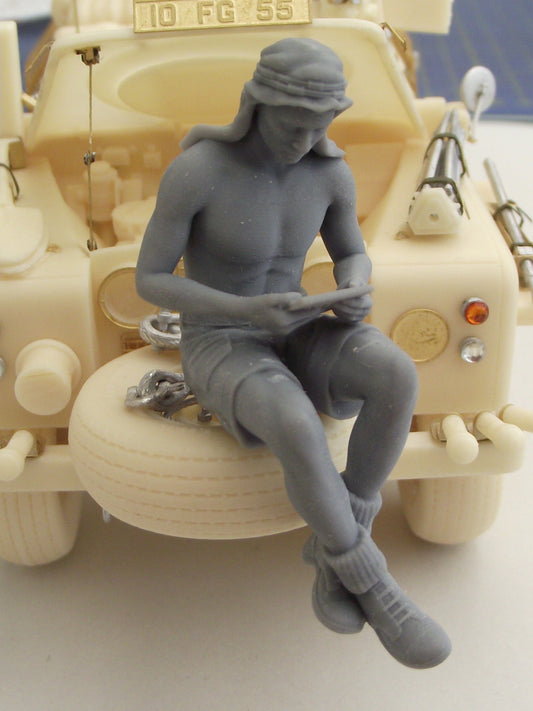 SAS Pink Panther Figure (Map Reader Seated) - 1/24th Scale (75mm Scale) - KFS-379