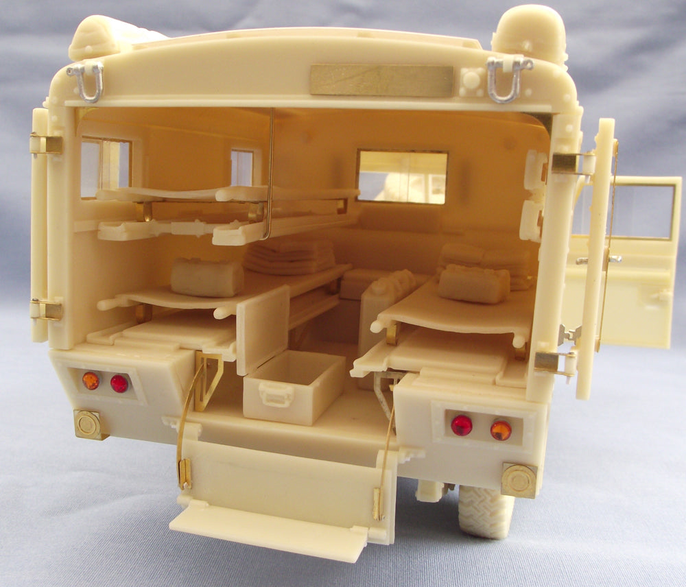 British Army RAMC Series 2A Ambulance (4x4 Truck) - 1/24th Scale - KFS-315 (TQ228)